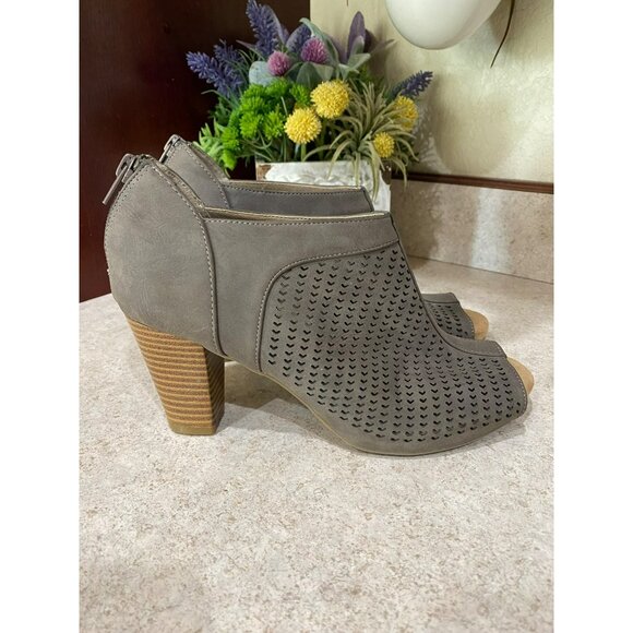 Giani Bernini Alanny Peep-Toe Bootie Taupe Heels Size 7 - Picture 2 of 8